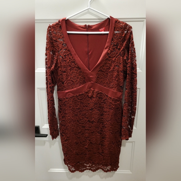Guess lace dress in Red Large - Picture 1 of 4